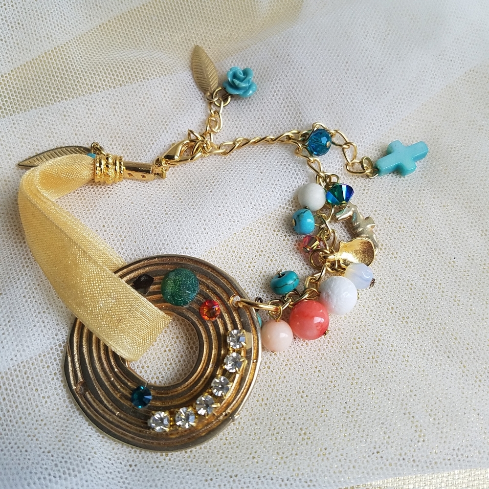 Swarovski Elements Gold Tone Multimedia Bracelet NEW - Picture 10 of 17